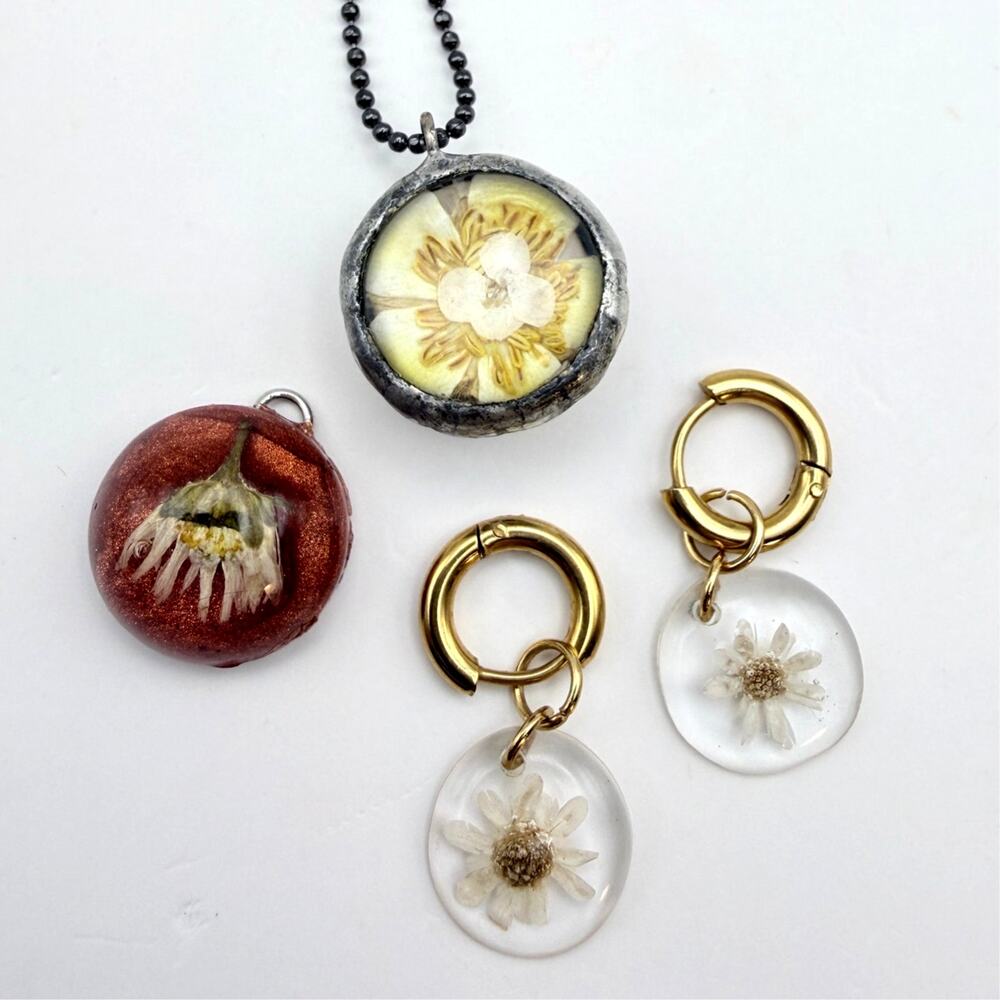 Lot of 3 Pressed Dried Flower Pendant Necklace Earrings Glass Lucite Boho